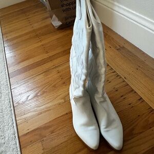 White Women's Cowboy Boots